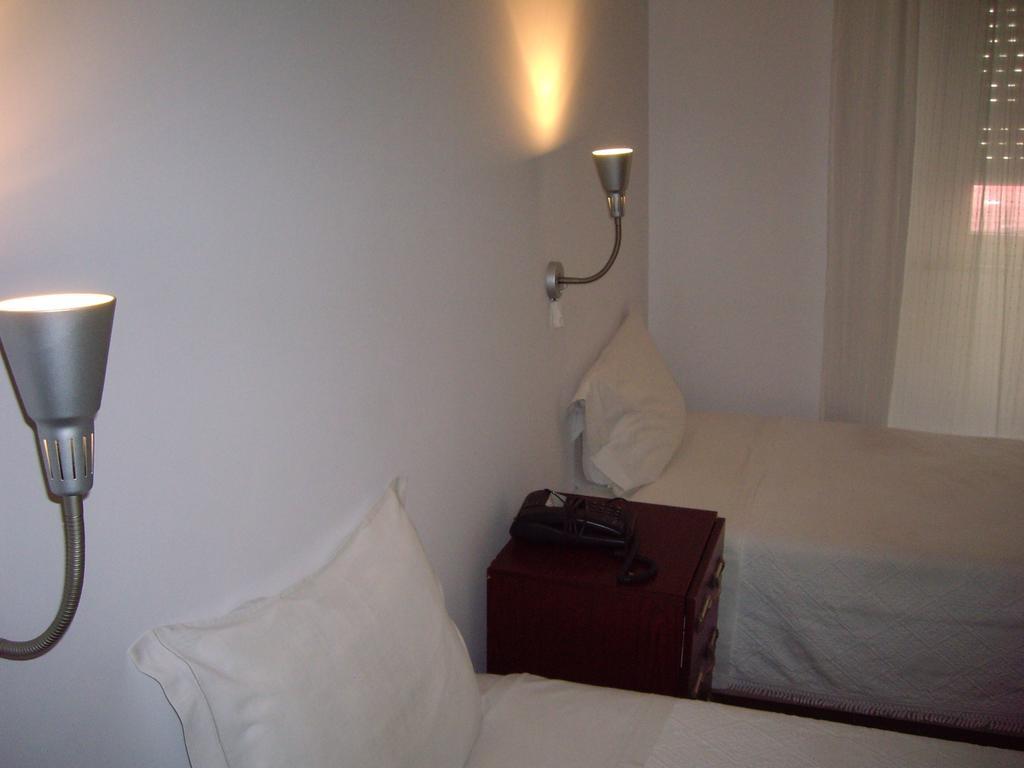 Bed and Breakfast Residencial Camoes Lisboa Habitación foto