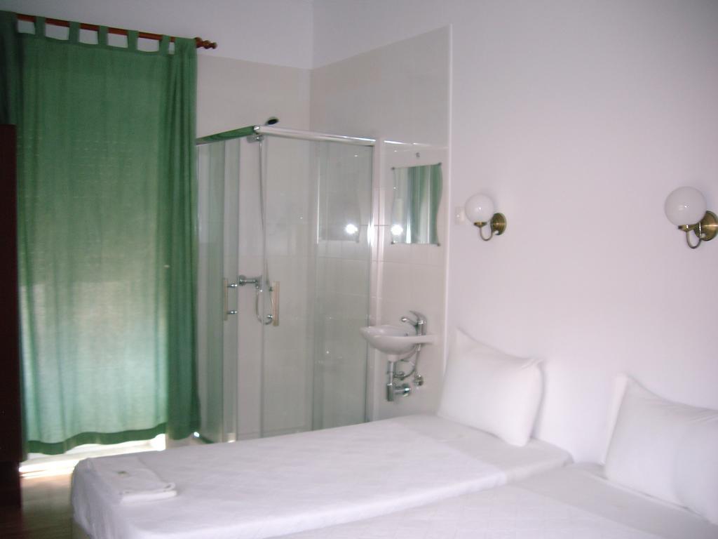 Bed and Breakfast Residencial Camoes Lisboa Habitación foto