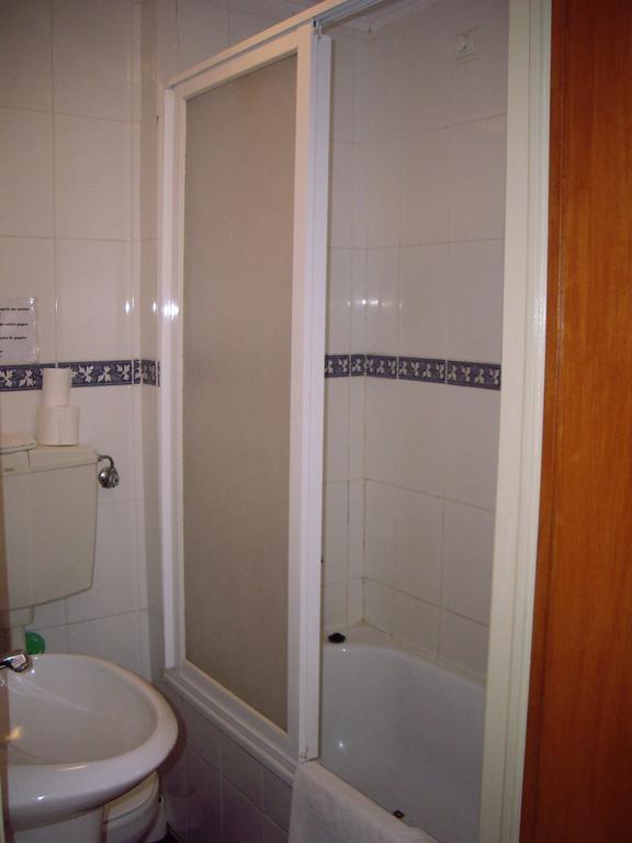 Bed and Breakfast Residencial Camoes Lisboa Habitación foto